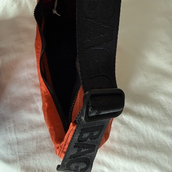 Baggu Medium Nylon Crescent Bag - Picture 3 of 10